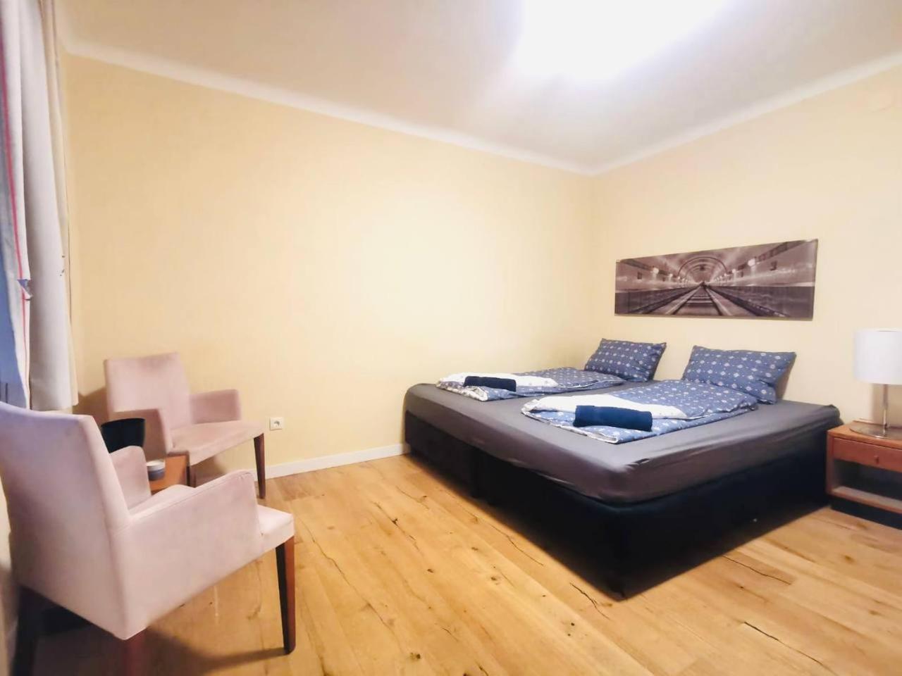 Tripel In Floridsdorf Area * Vienne